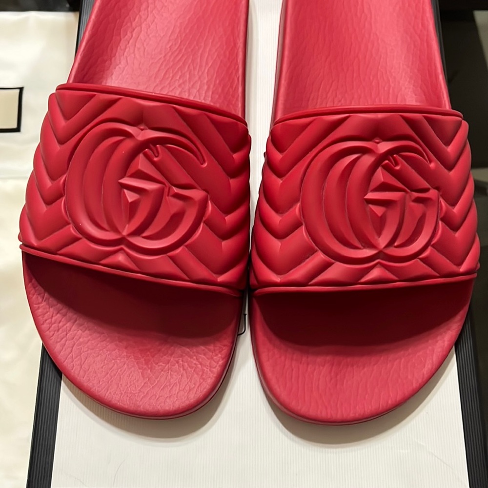 Gucci rubber slides